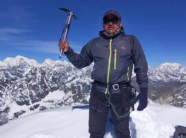 Lobuche East Peak