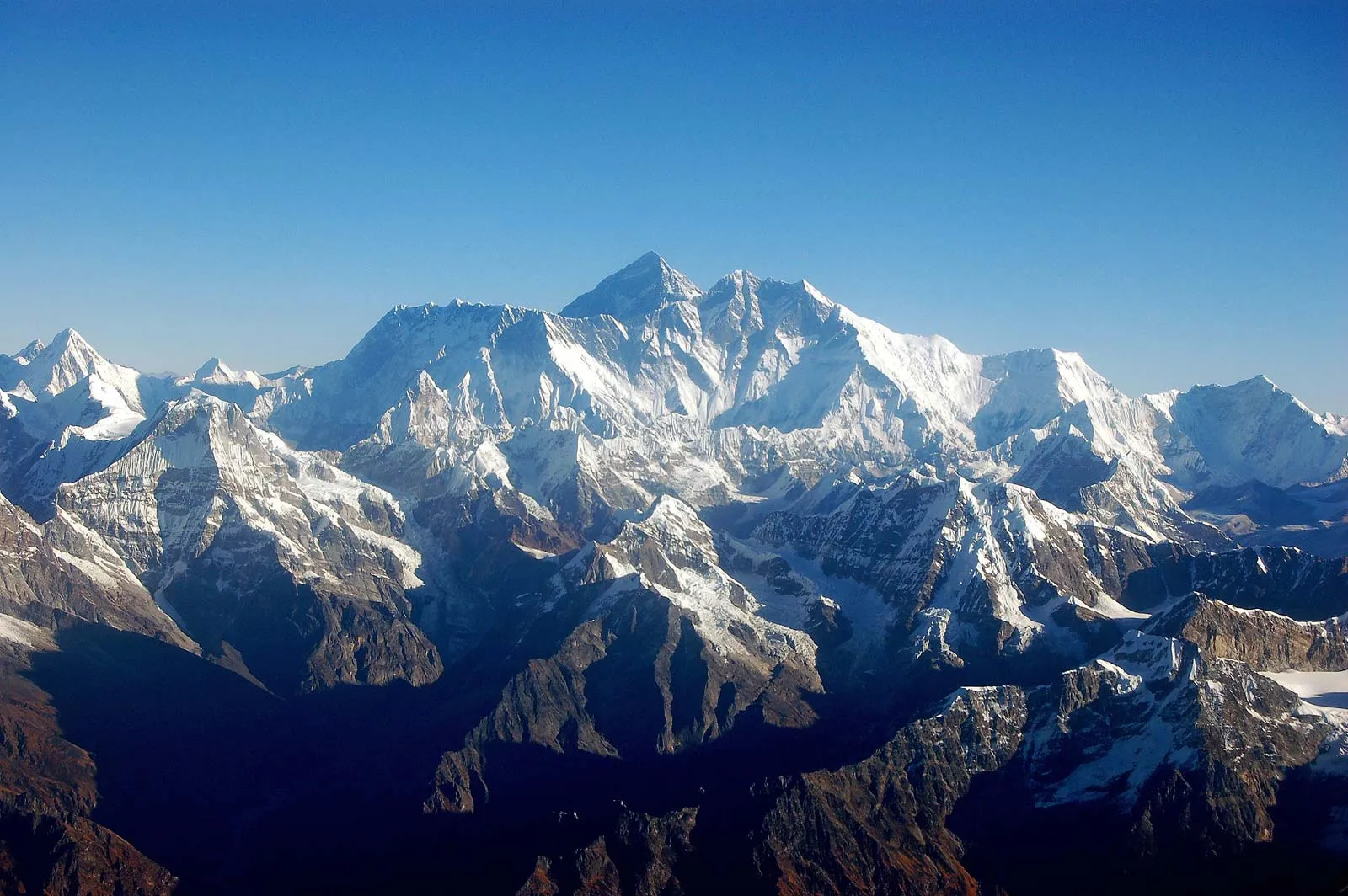 Where Is Mount Everest? Guide to the Location, Height, Facts & More