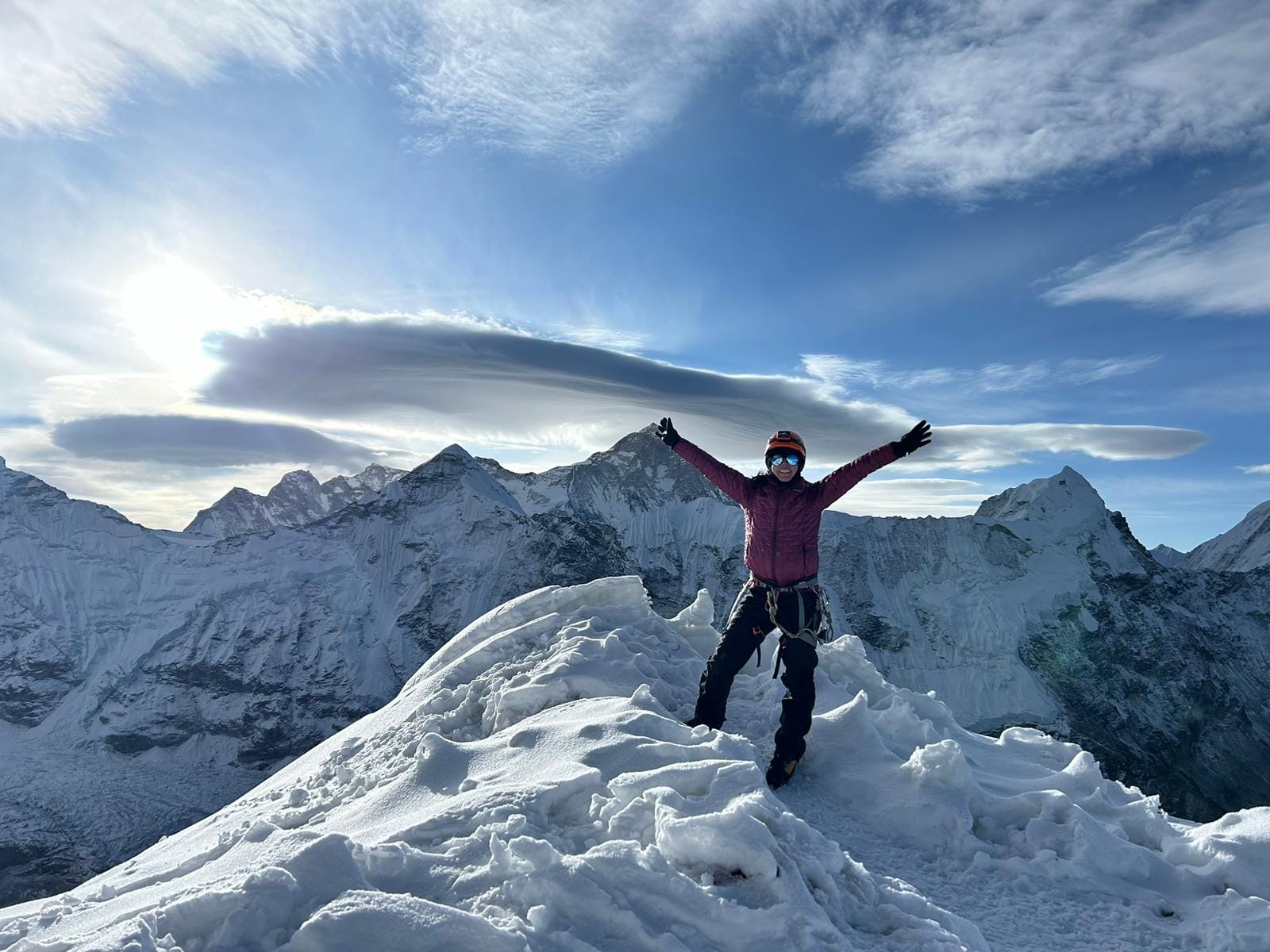 Island Peak Climbing Difficulty & Safety Guide: Technical Skills, Ice Wall Strategy & Risk Management